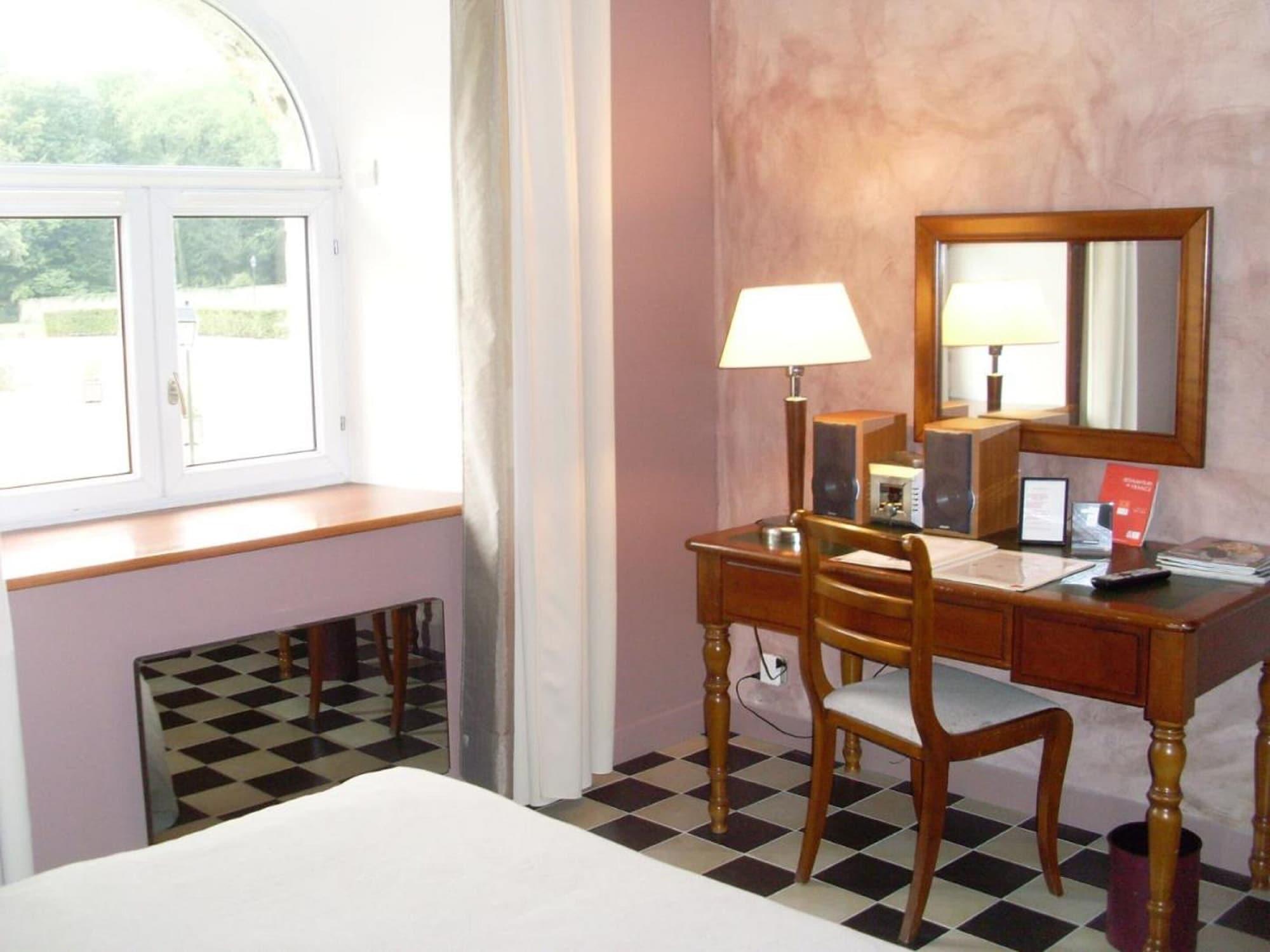 Auberge Du Manet Montigny-le-Bretonneux ภายนอก รูปภาพ