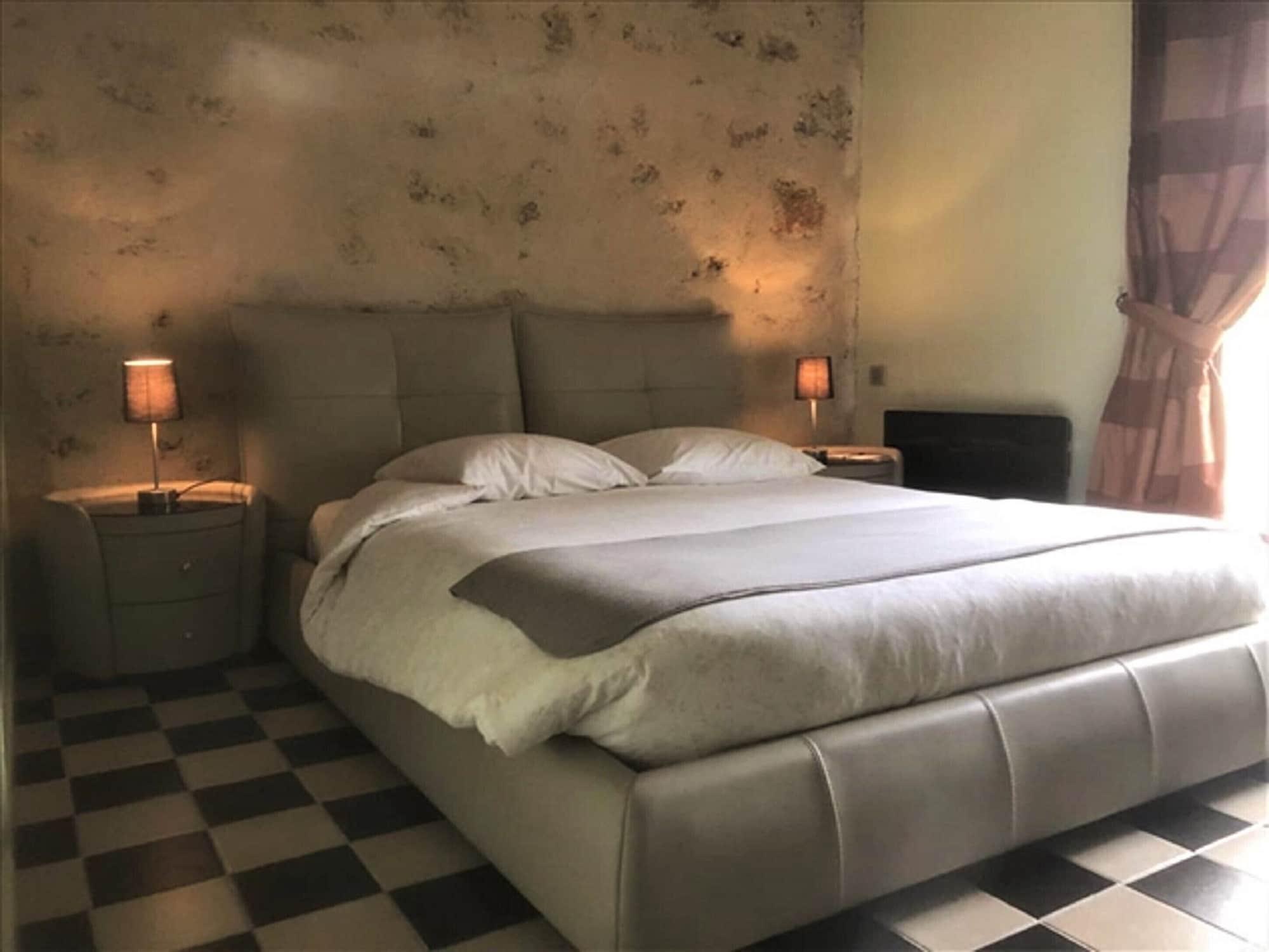 Auberge Du Manet Montigny-le-Bretonneux ภายนอก รูปภาพ