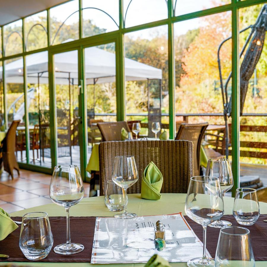 Auberge Du Manet Montigny-le-Bretonneux ภายนอก รูปภาพ
