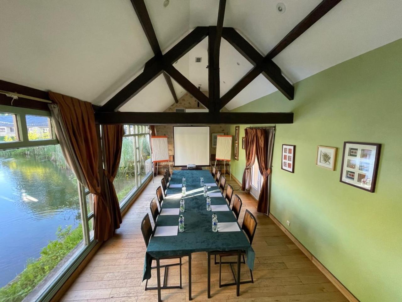 Auberge Du Manet Montigny-le-Bretonneux ภายนอก รูปภาพ